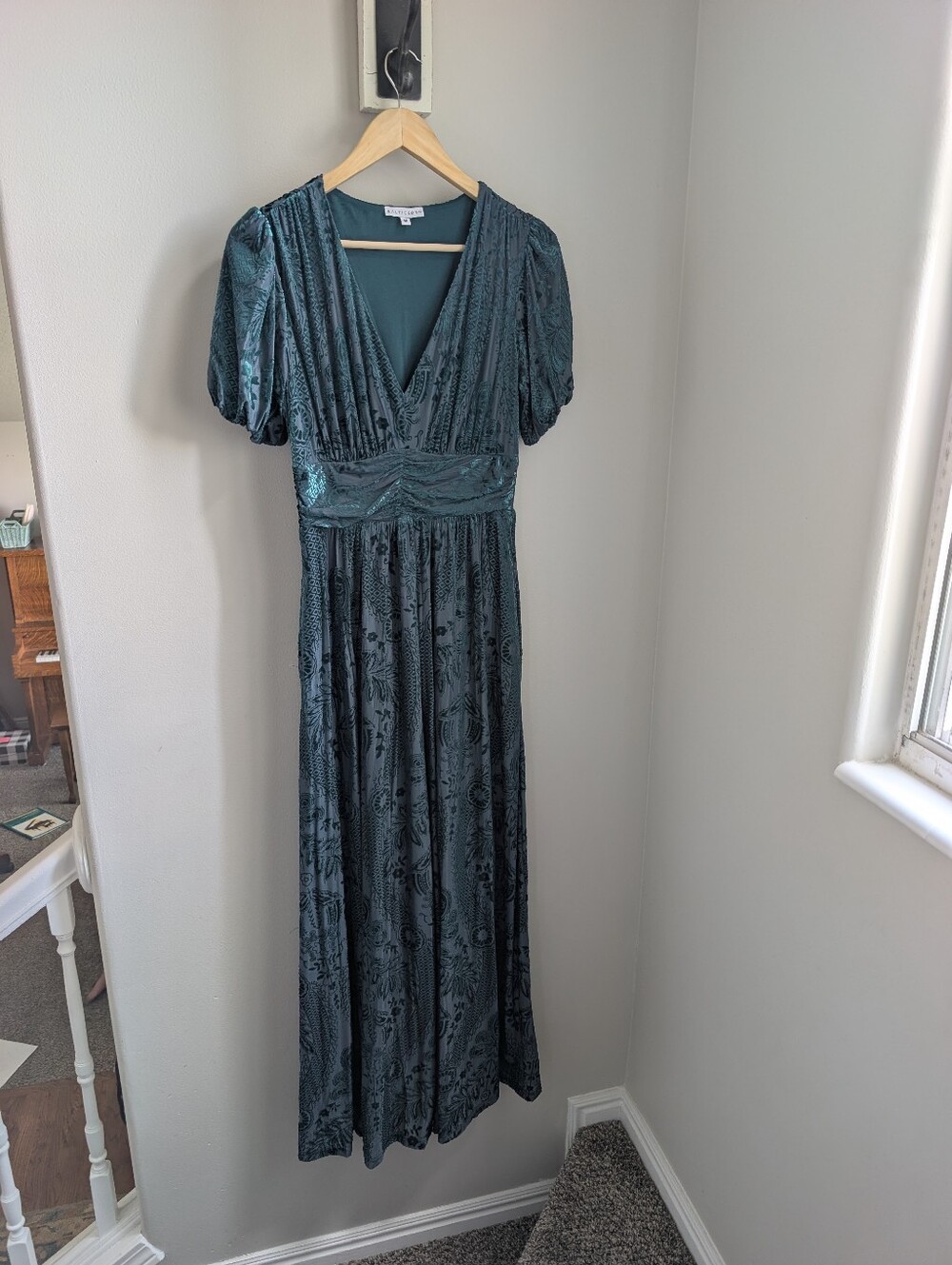 Baltic Born Leslie Velvet Gown Dress Size Medium Emerald Teal Green